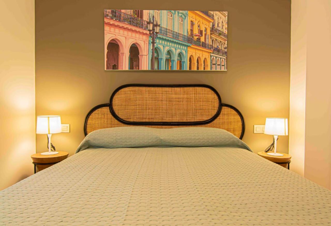 מאלגה Apartamentos Leonor מראה חיצוני תמונה