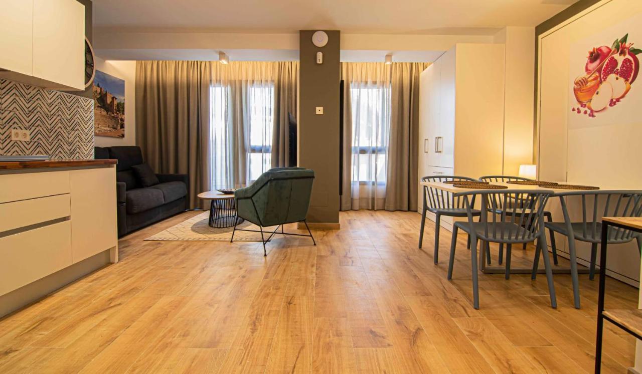 מאלגה Apartamentos Leonor מראה חיצוני תמונה